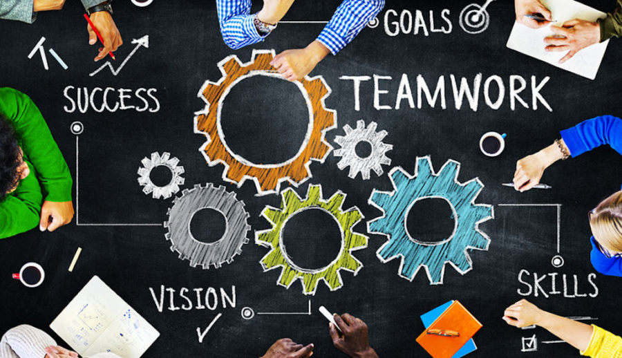 Successful Strategies for Online Peer Collaboration in Digital Education