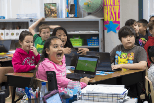 students taking Kahoot quiz