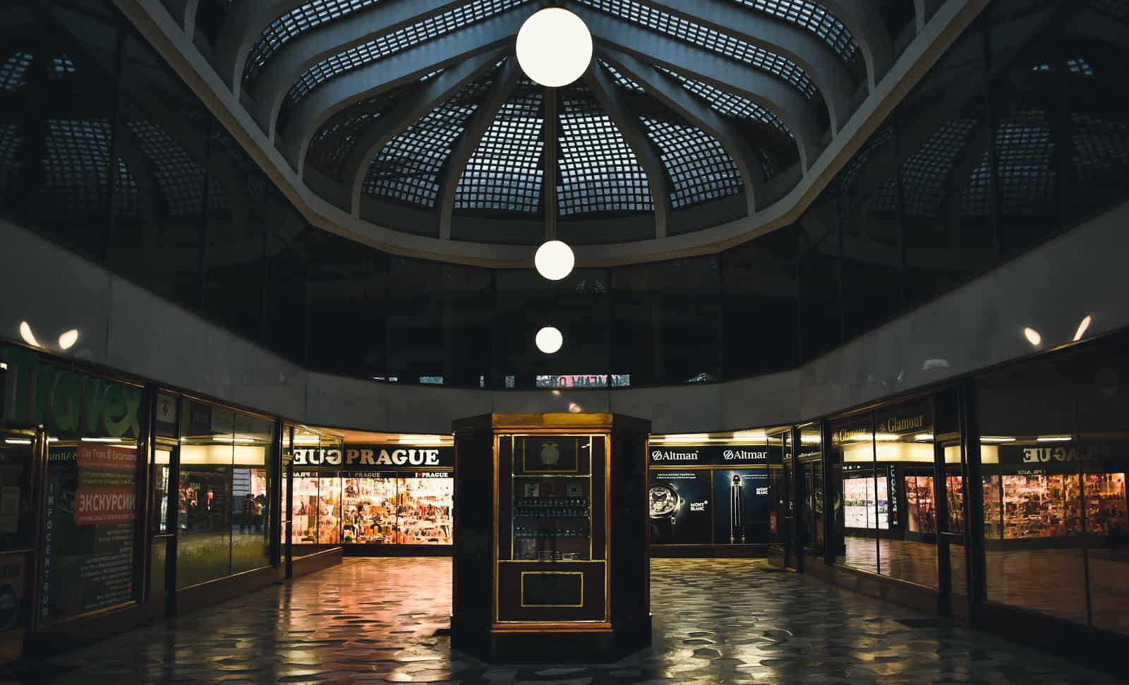 Empty Mall