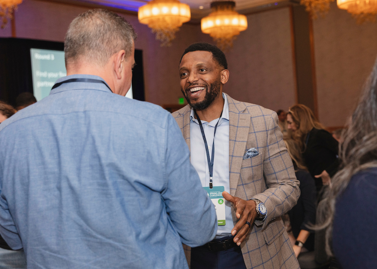 Edleaders shaking hands